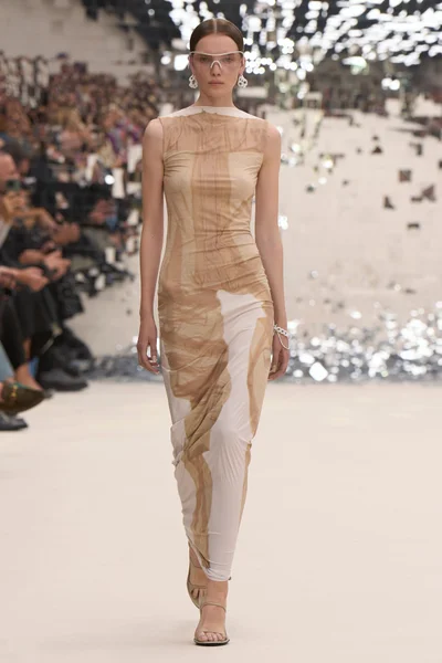 Look 13